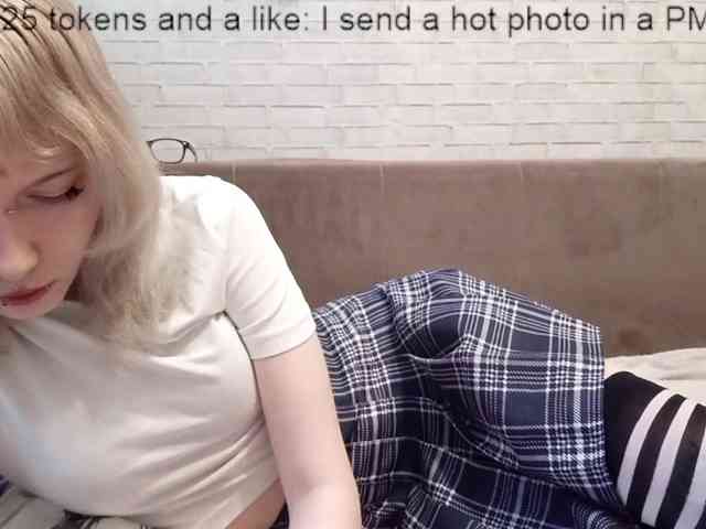 Vinika228 webcam