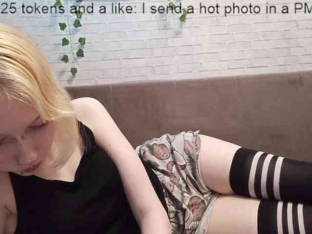 Vinika228 webcam