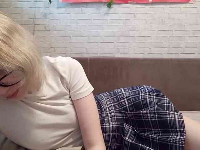 Vinika228 webcam