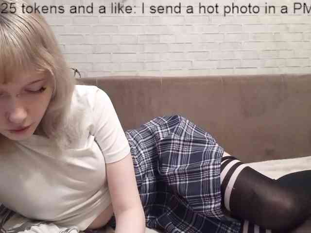 Vinika228 webcam