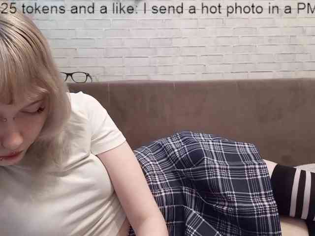 Vinika228 webcam