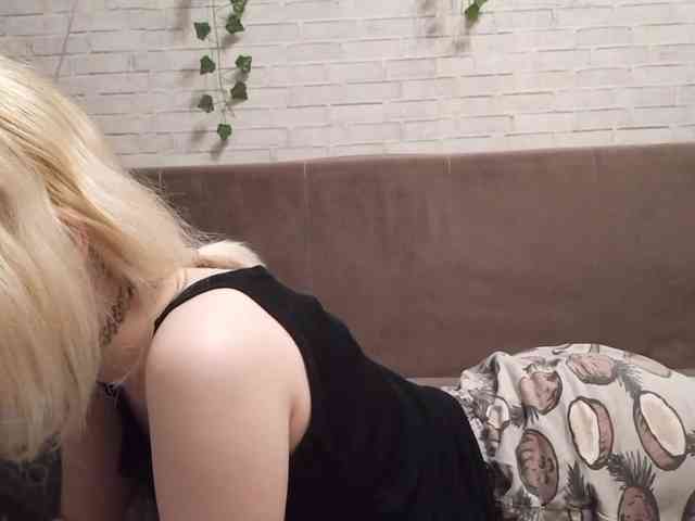 Vinika228 webcam