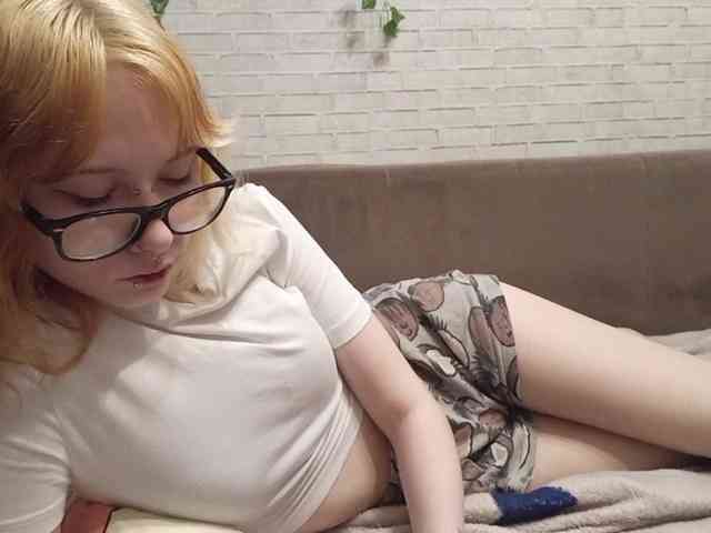Vinika228 webcam