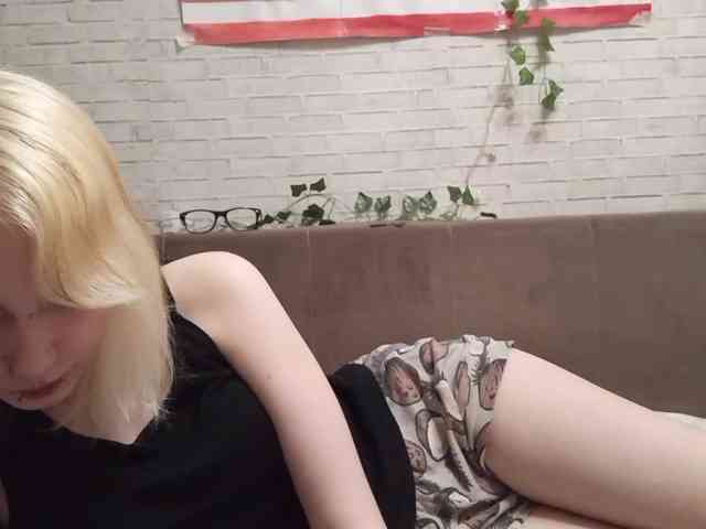 Vinika228 webcam