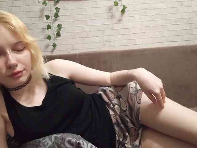 Vinika228 webcam