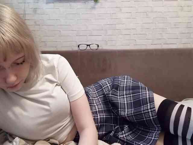Vinika228 webcam