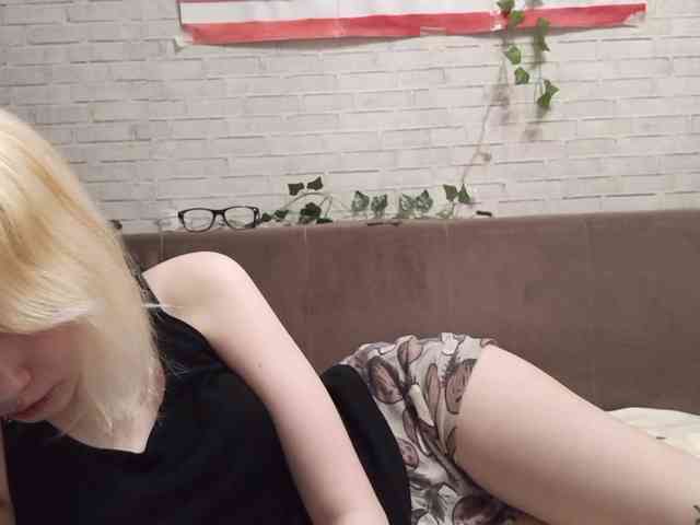 Vinika228 webcam