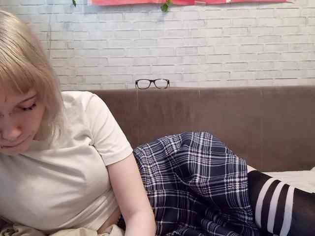 Vinika228 webcam