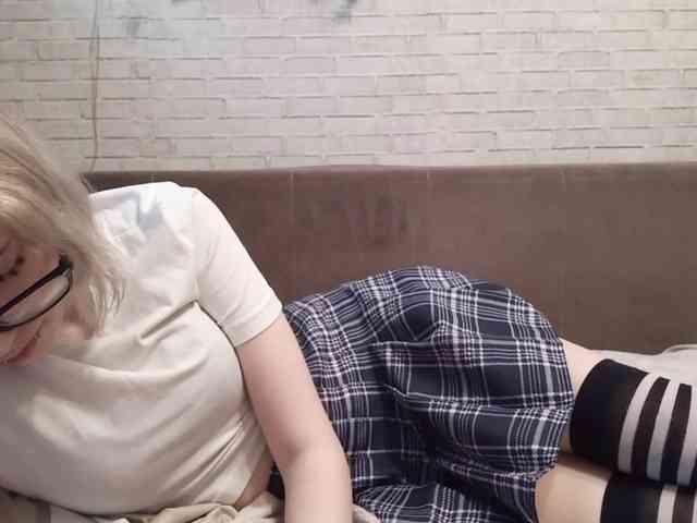 Vinika228 webcam