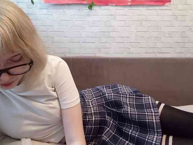 Vinika228 webcam