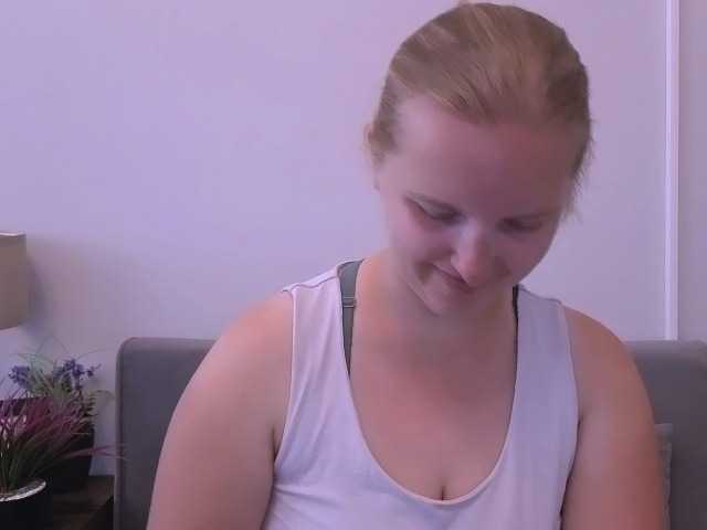 RoseNatural live cam on BongaCams