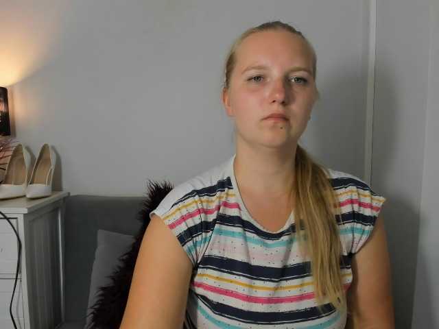 RoseNatural live cam on BongaCams