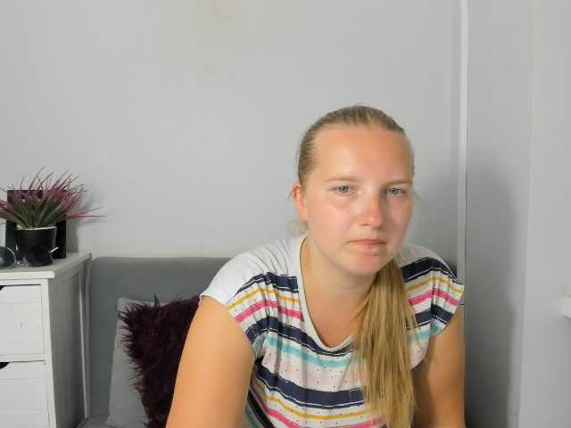RoseNatural live cam on BongaCams