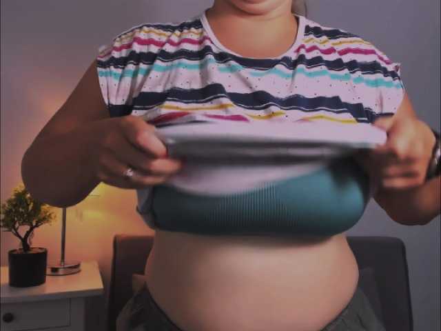 RoseNatural live cam on BongaCams