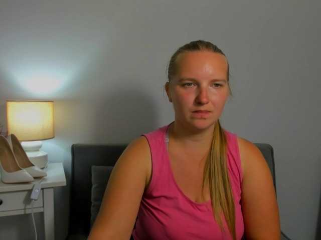 RoseNatural live cam on BongaCams