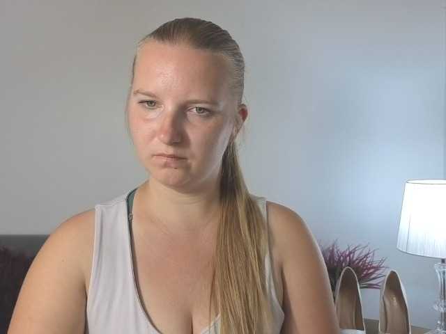 RoseNatural live cam on BongaCams