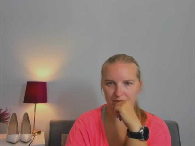 RoseNatural live cam on BongaCams