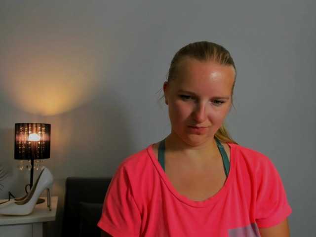 RoseNatural live cam on BongaCams