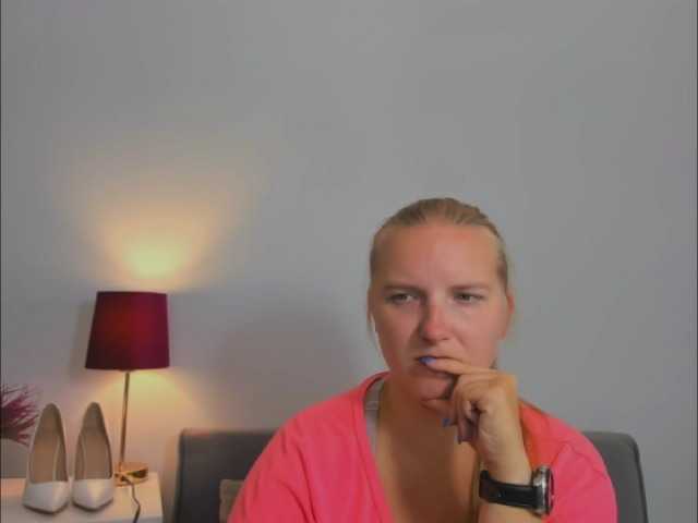 RoseNatural live cam on BongaCams