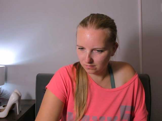 RoseNatural live cam on BongaCams