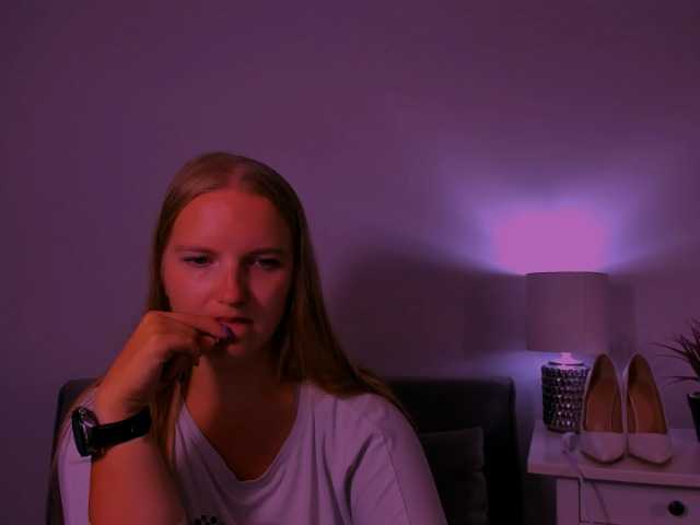 RoseNatural live cam on BongaCams