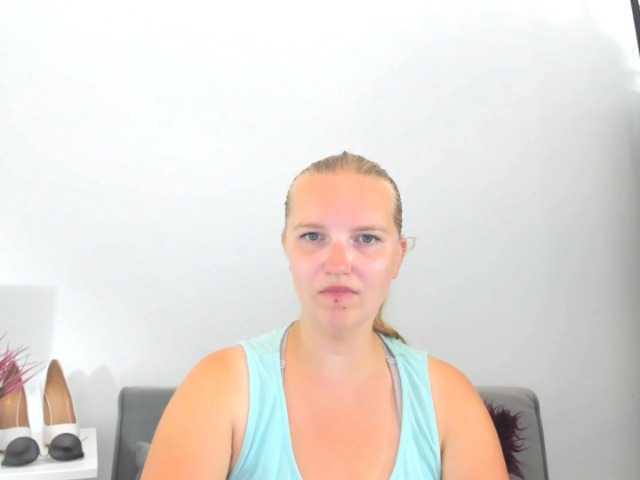 RoseNatural live cam on BongaCams