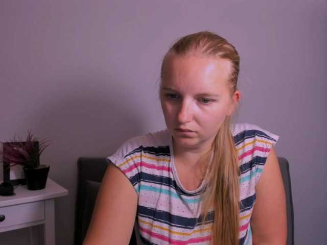 RoseNatural live cam on BongaCams