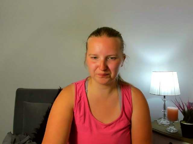 le modèle RoseNatural est en webcam porno dans un show sur le site bongacams, il possède les tags suivants: White/Caucasian,Brunette,Trimmed