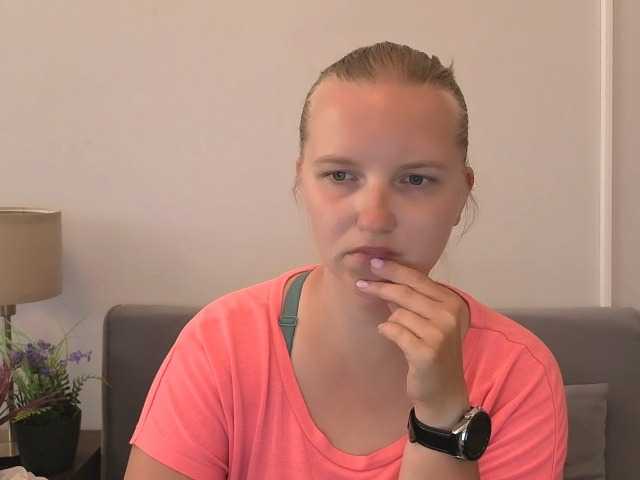 RoseNatural live cam on BongaCams