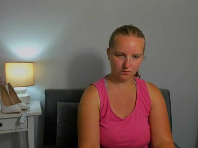 RoseNatural live cam on BongaCams