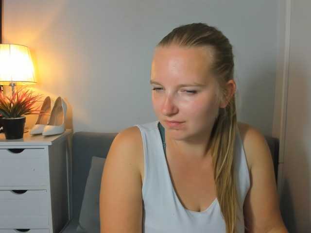 RoseNatural live cam on BongaCams
