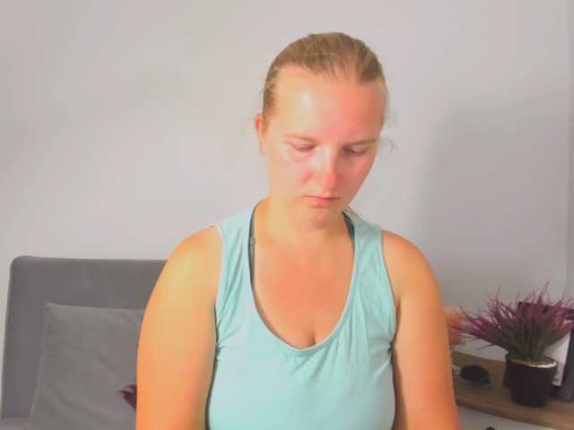 RoseNatural live cam on BongaCams