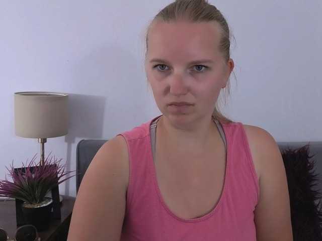 RoseNatural live cam on BongaCams