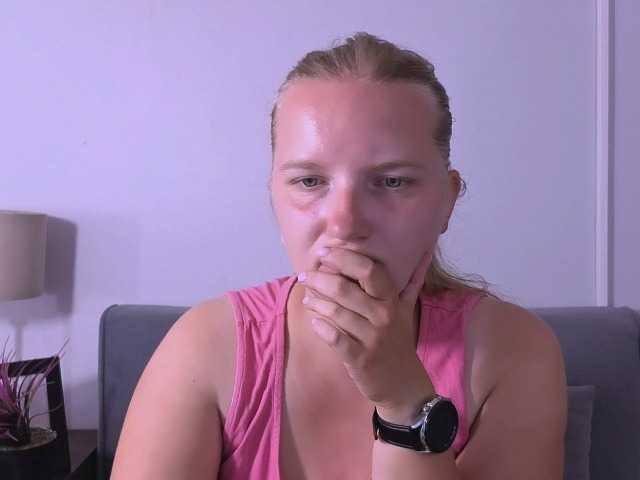 RoseNatural live cam on BongaCams