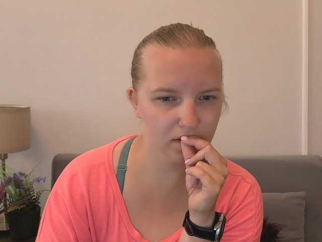 RoseNatural live cam on BongaCams