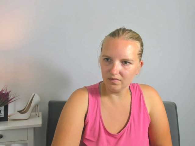 RoseNatural live cam on BongaCams