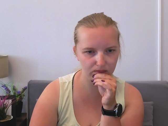 RoseNatural live cam on BongaCams