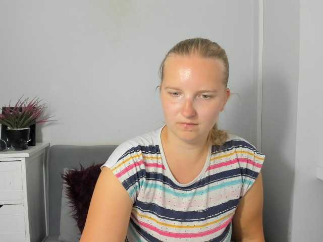 RoseNatural live cam on BongaCams