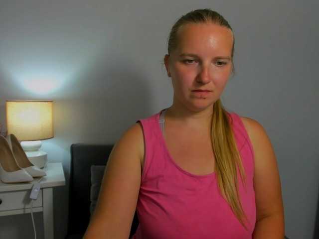 RoseNatural live cam on BongaCams