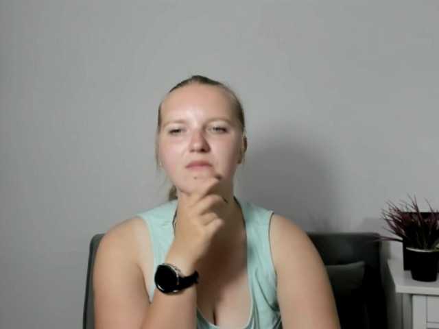 RoseNatural live cam on BongaCams