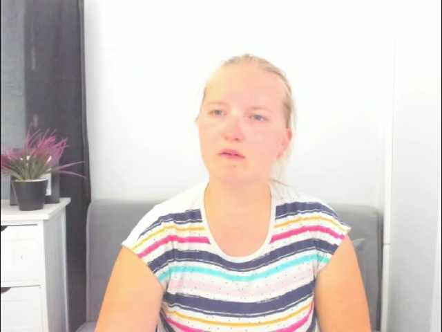 RoseNatural live cam on BongaCams