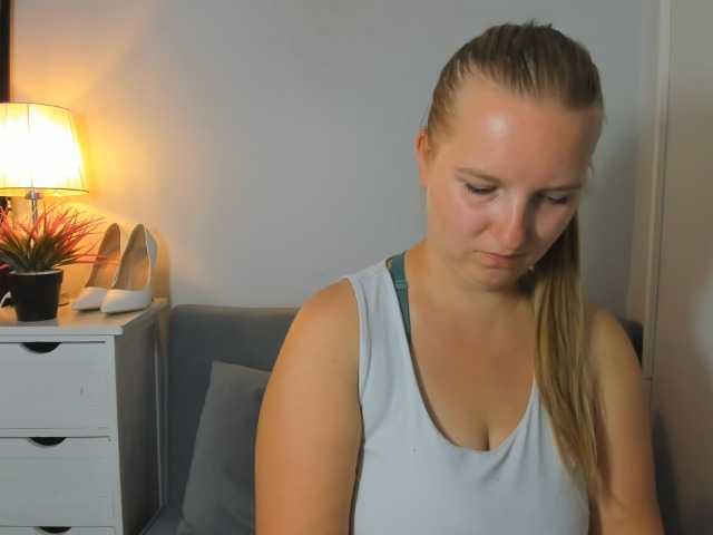 RoseNatural live cam on BongaCams