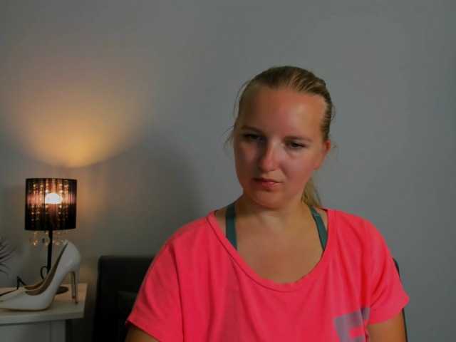 RoseNatural live cam on BongaCams