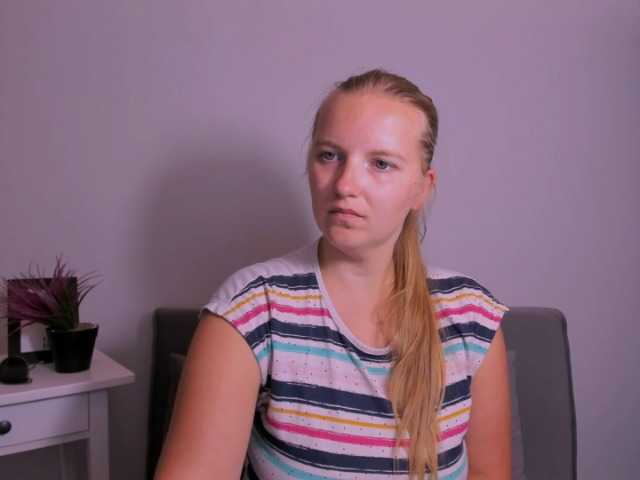 RoseNatural live cam on BongaCams