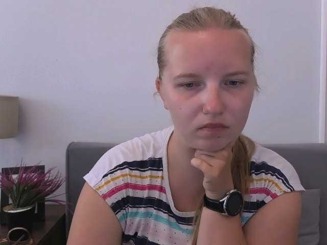 RoseNatural live cam on BongaCams