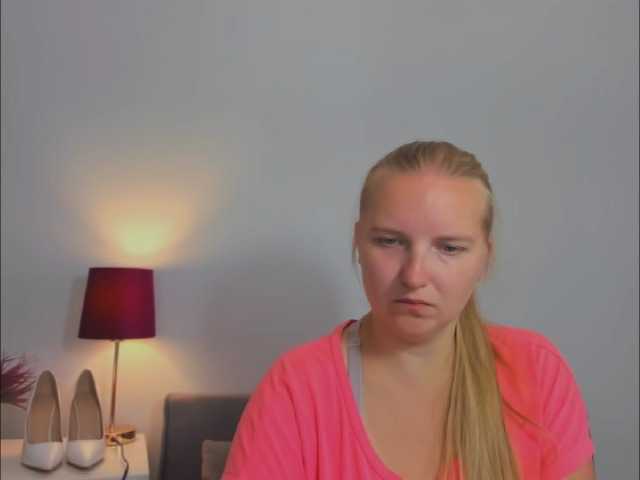 RoseNatural live cam on BongaCams