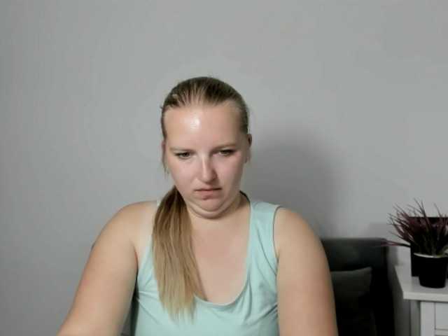 RoseNatural live cam on BongaCams