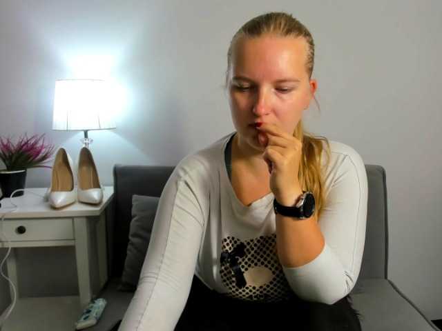 RoseNatural live cam on BongaCams