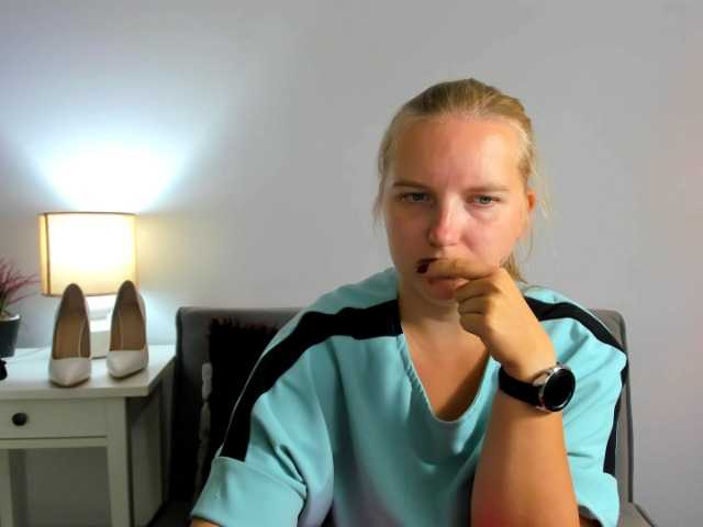 RoseNatural live cam on BongaCams