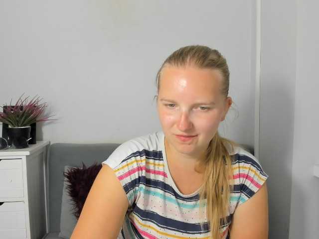 RoseNatural live cam on BongaCams